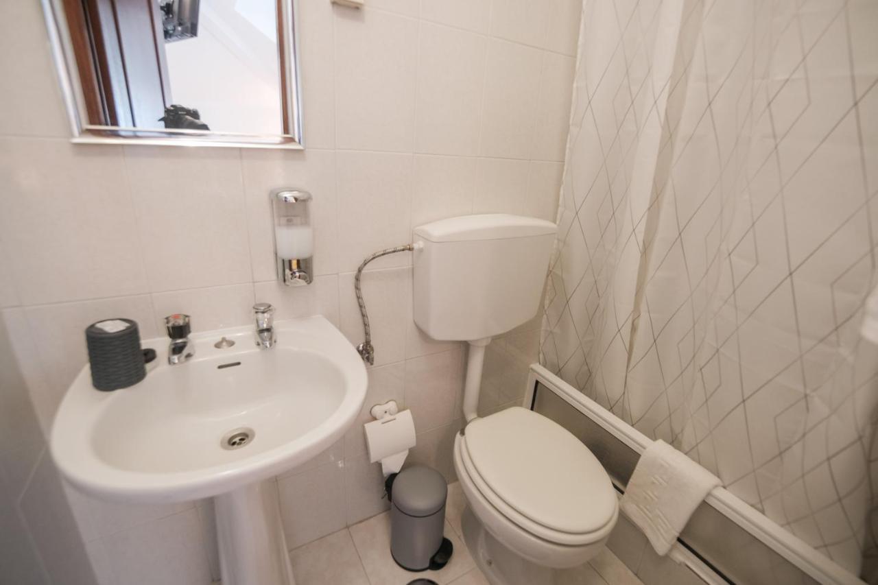 Besugo'S House Rooms & Apartment نازاريه المظهر الخارجي الصورة